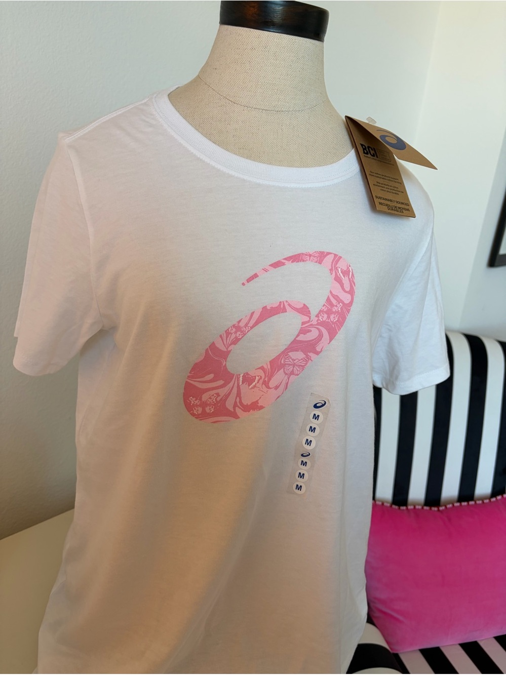 Women’s new with tags ASICS size M Tee